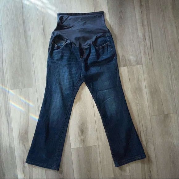 Old Navy Blue-Cut Maternity Jeans - Picture 2 of 8